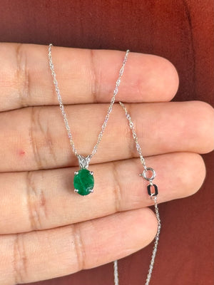 AA Oval Natural Emerald Scroll Solitaire Pendant 0.84–1.35 Ct (8x6 mm) in Platinum