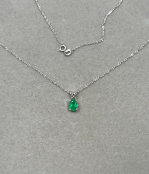 Natural Emerald Pendant – 0.59–1.06 Ct 7x5 mm AA Oval Emerald Scroll Solitaire Necklace in Platinum
