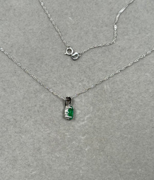 Natural Emerald Pendant – 0.59–1.06 Ct 7x5 mm AA Oval Emerald Scroll Solitaire Necklace in Platinum