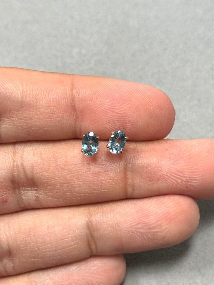 0.77–0.90 Ct Oval Aquamarine Stud Earrings | 6x4 mm AAA Quality Gemstone in 14K Yellow Gold