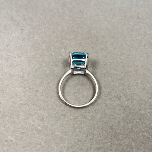 8.50–9.00 Ct 14x10 mm AAA Emerald Sky Blue Topaz Solitaire Ring in 14K White Gold Size 8