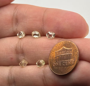 Loose Rough Uncut Natural Diamond – Rare Raw Diamond for Jewelry Making, Collectors – Free Size Available in 0.64 - 0.69 Carats Sizes 5 pcs