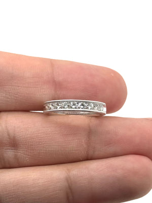 Milgrain edge texture with detailed finishing quality 
