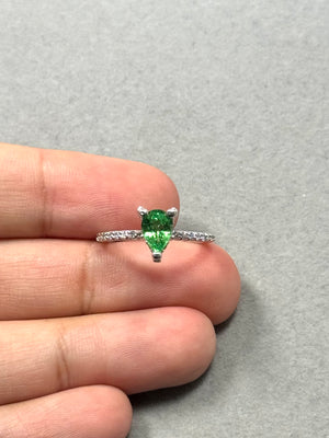 14K white gold ring with pear-shaped 1.04 ct Tsavorite Garnet and diamonds