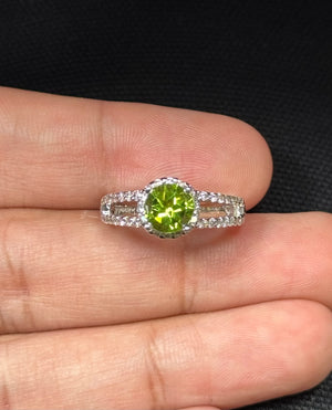 0.46 Cts Diamond & 1.50 Cts Peridot Ring in 14K White Gold
