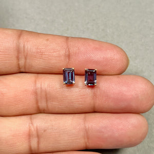 AAA Emerald Cut Russian Lab Created Alexandrite Stud Earrings 2.24–2.72 Cts 7x5 mm 14K Yellow Gold