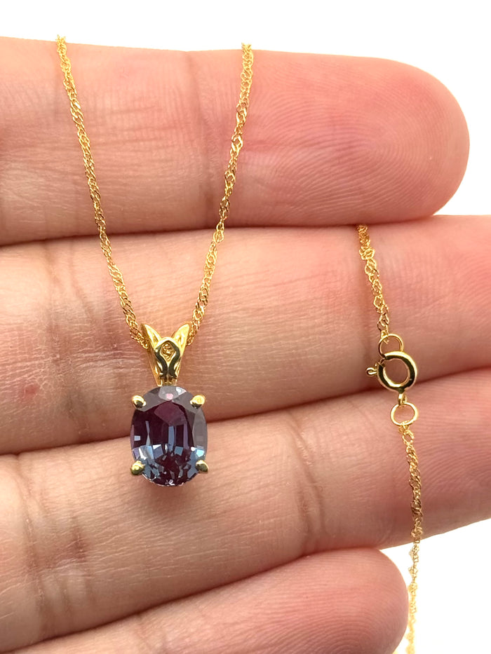 1.94–2.60 Ct AAA Oval Lab-Created Alexandrite Scroll Solitaire Pendant in 14K Yellow Gold