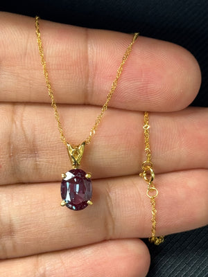 1.94–2.60 Ct AAA Oval Lab-Created Alexandrite Scroll Solitaire Pendant in 14K Yellow Gold