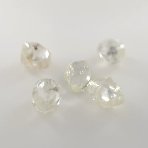Loose Rough Uncut Natural Diamond – Rare Raw Diamond for Jewelry Making, Collectors – Free Size Available in 0.64 - 0.69 Carats Sizes 5 pcs